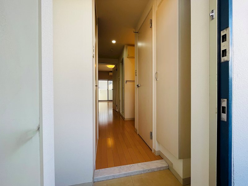 レインボー本牧 玄関