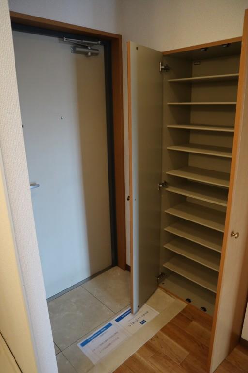 イースト・ワン 玄関