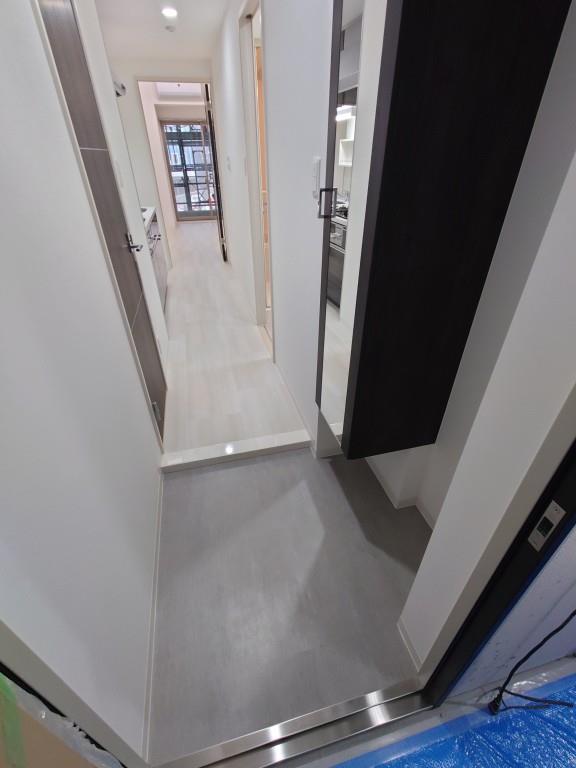 ラ・プレス新栄 玄関