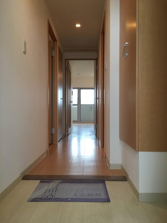 ソリエベーネ 玄関