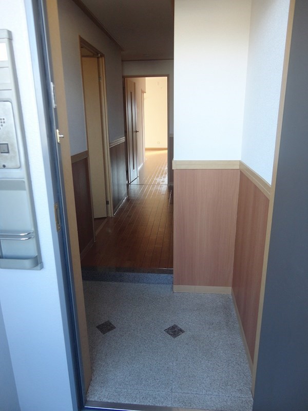 メゾン・ド・グリシーヌ 玄関