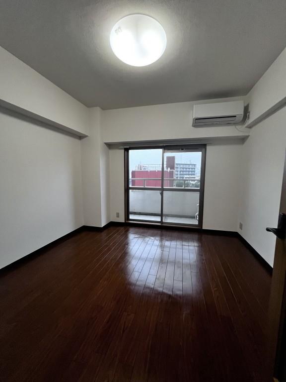 サンイースト江坂 ベッドルーム