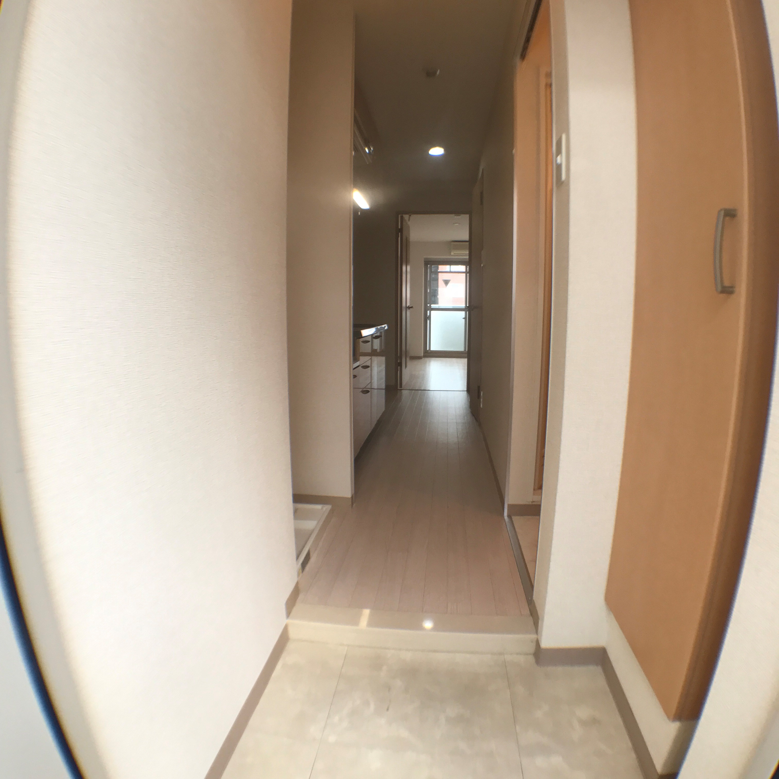 ジュモ オネティ 玄関