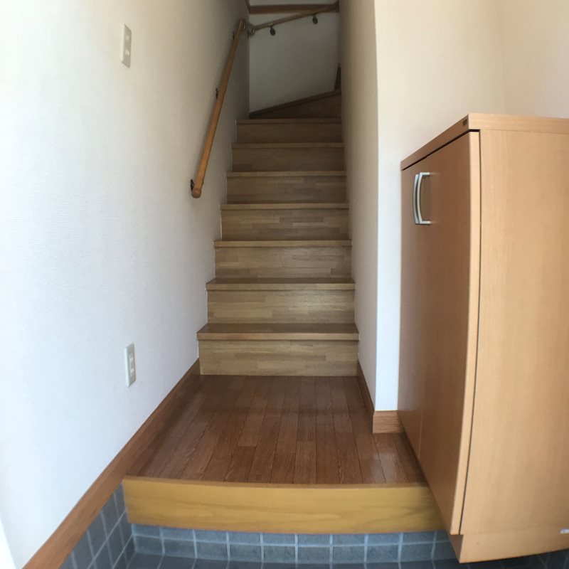 ダイナックＣ 玄関