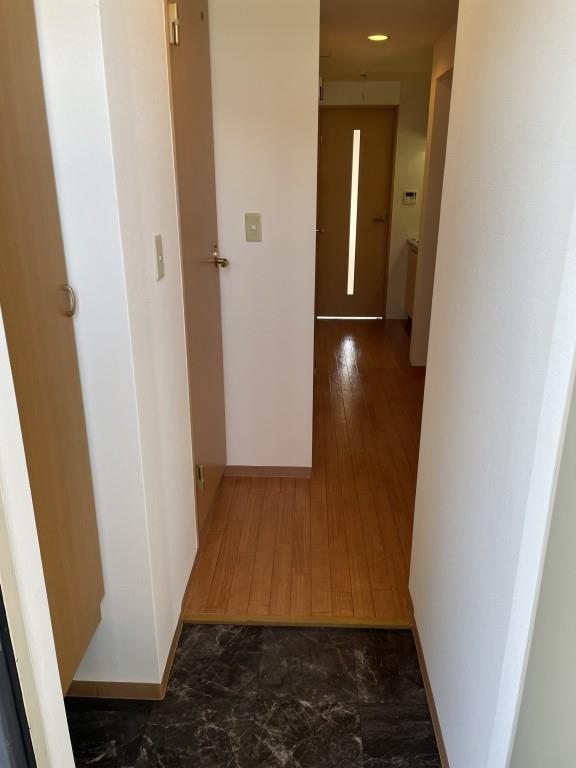 メゾン・サンベリーナ 玄関