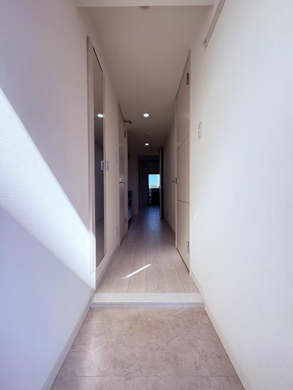 ヴィッラアプリーレ西新南 玄関