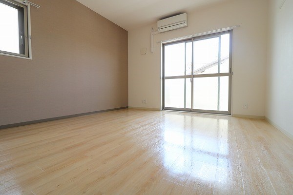 フローリッシュ桃山 リビング