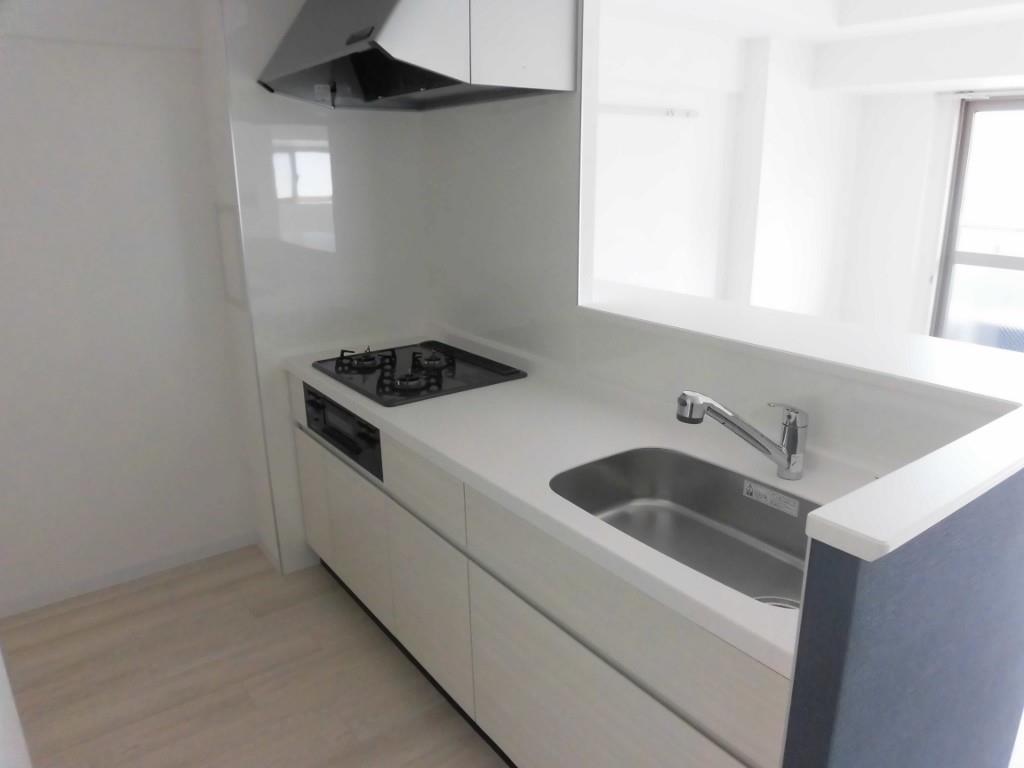 フレール江坂レジデンシャル キッチン