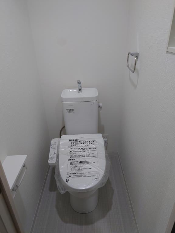 ラ・プレス新栄 玄関