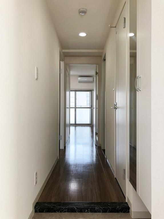 ツインアウルズ 玄関