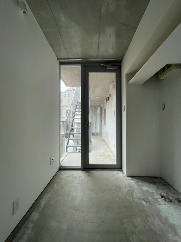 Ookayama Apartment 玄関