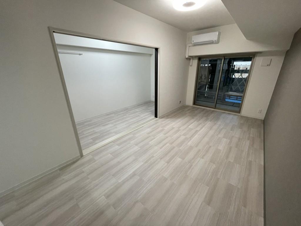 フォレスト コナ名駅 リビング