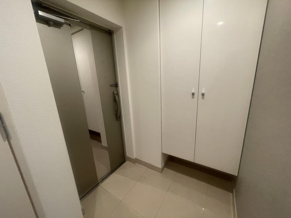 セイワパレス大手前西 玄関