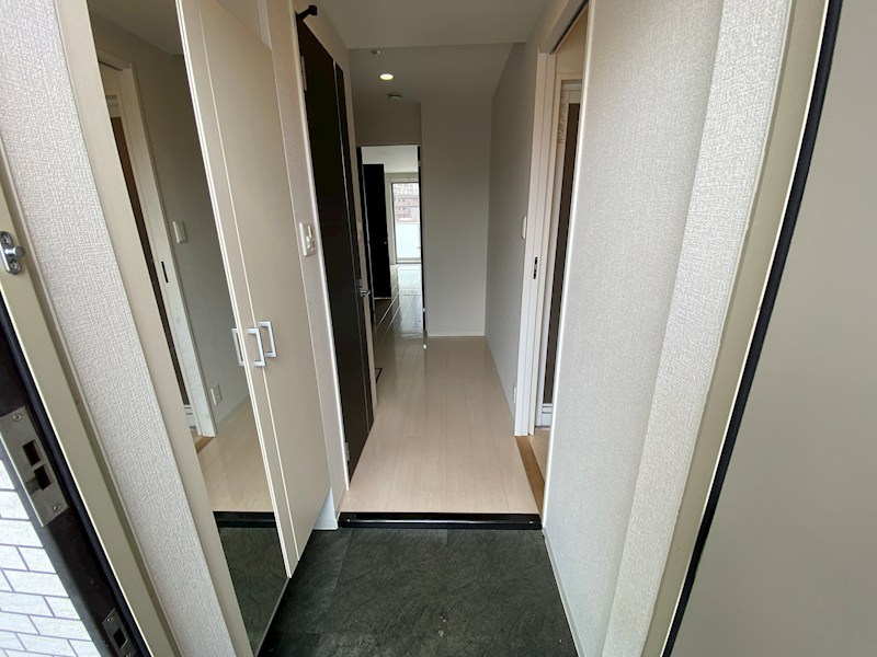 NORTH VILLAGE BIRTH PLACE 玄関