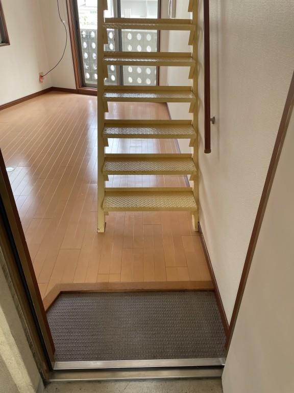 ベルフラワー岡町 玄関