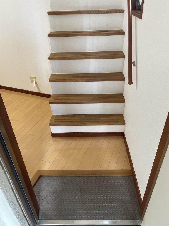 ベルフラワー岡町 玄関