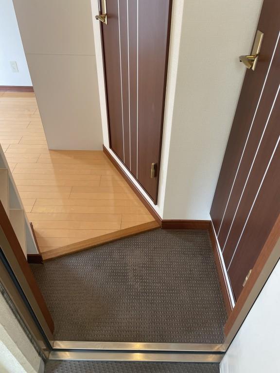 ベルフラワー岡町 玄関