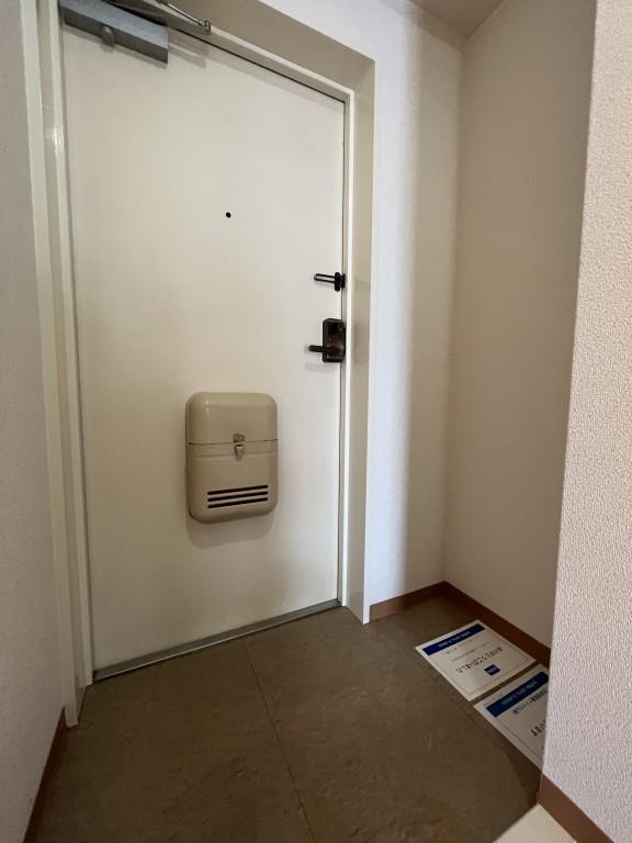 モア・ライフ 玄関
