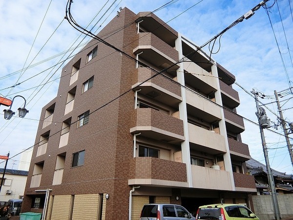 イーストキューブ 外観