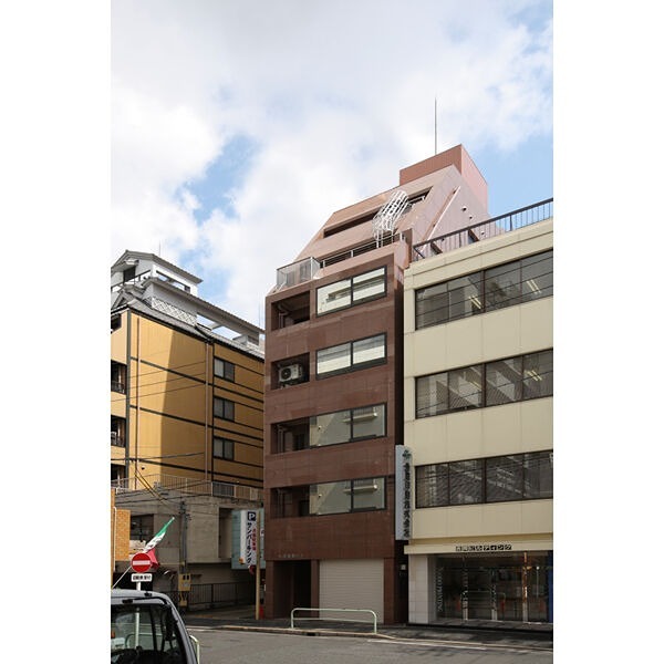 丸茂御園ビル 外観