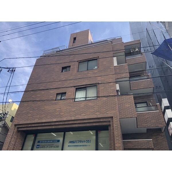泉ロイヤルビル 外観