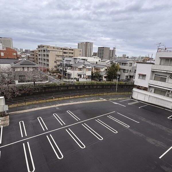 リバーサイドテラス石川橋 駐車場