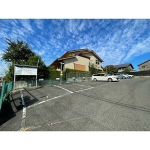 南山ビル 駐車場