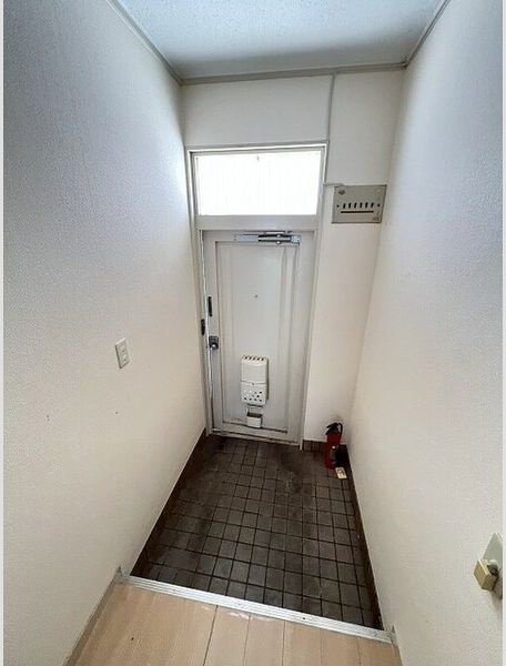 テラスハウス若林 玄関