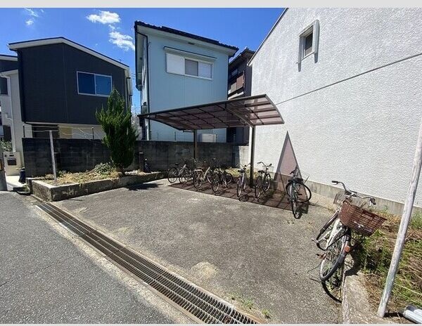 テラスハウス若林 駐車場