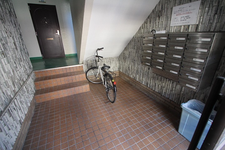 ツインプラザ中宮１号館 駐車場
