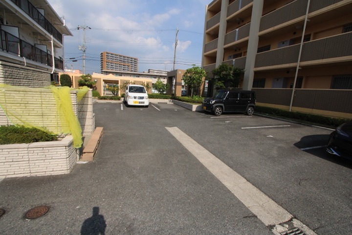 プリマベーラ 駐車場