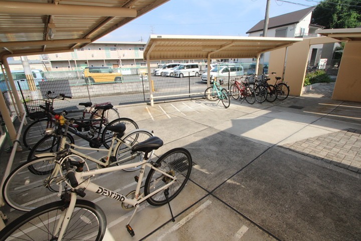 プリマベーラ 駐車場
