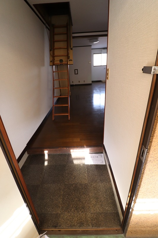 エステート走谷 玄関