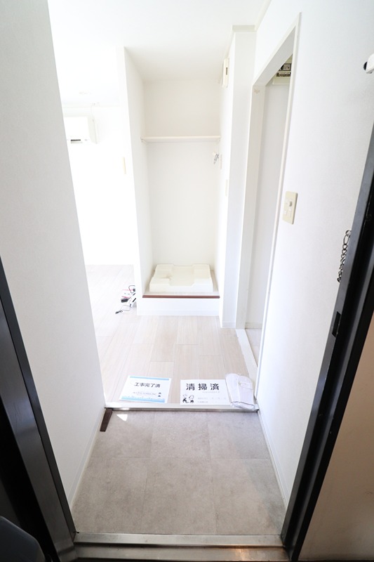 New　StoRK　Apartment　禁野本町 玄関