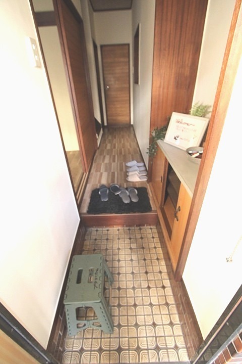 枚方市高野道１丁目　貸家 玄関
