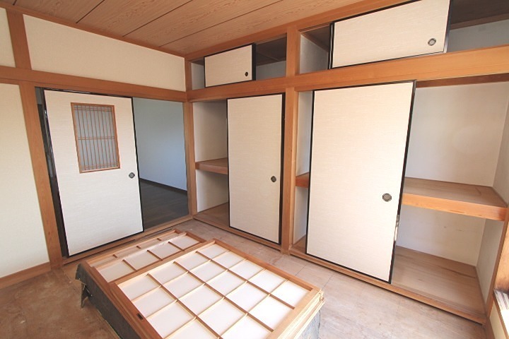 出口ハイツ ベッドルーム