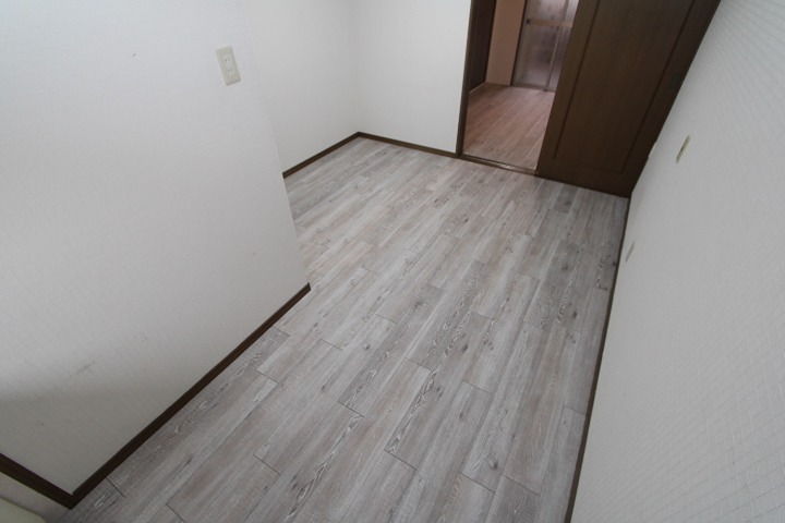 堀建第四アパート ロビー