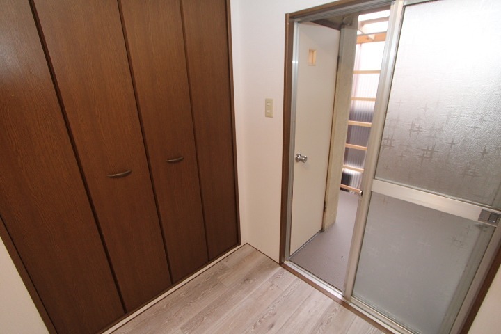 堀建第四アパート 玄関