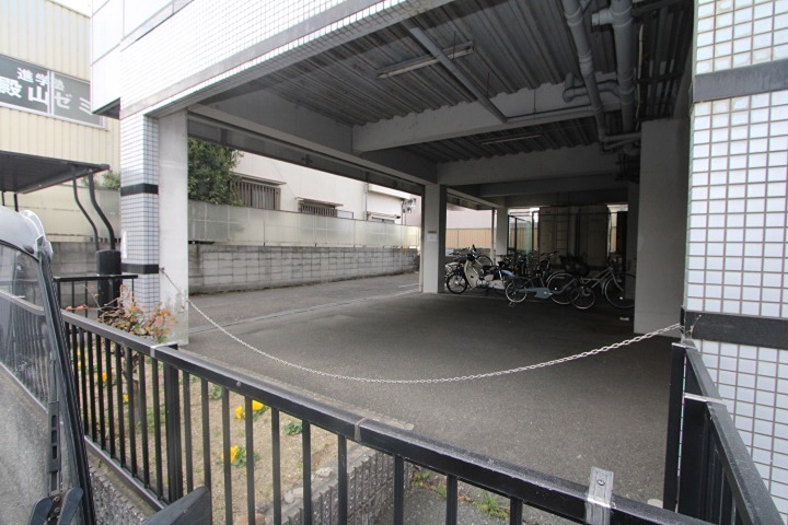トークプラザ 駐車場