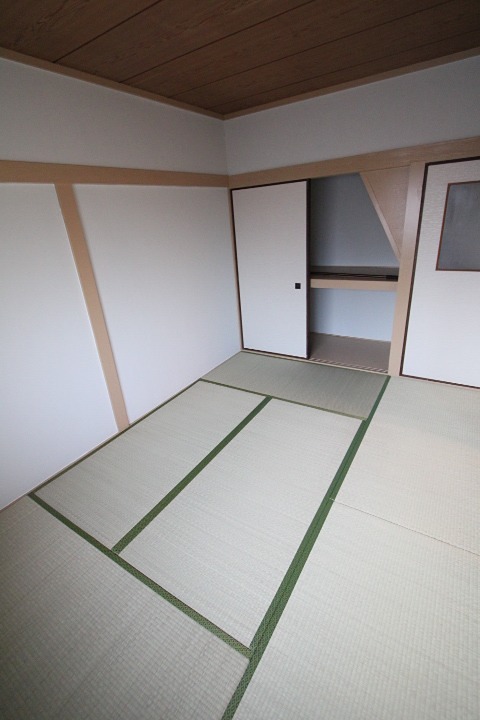 香里ケ丘１丁目戸建 リビング