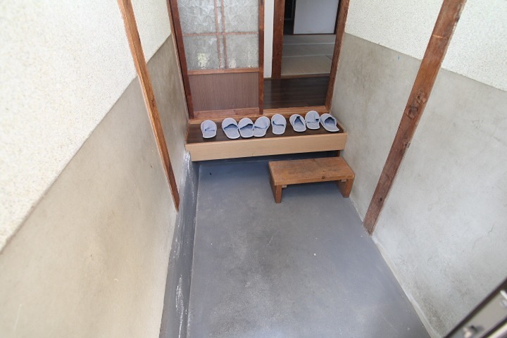 西田借家 玄関