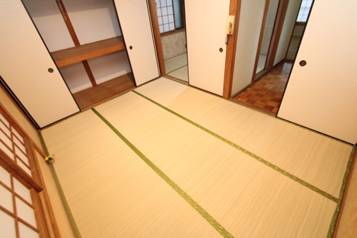 枚方市中宮東之町　貸家 収納
