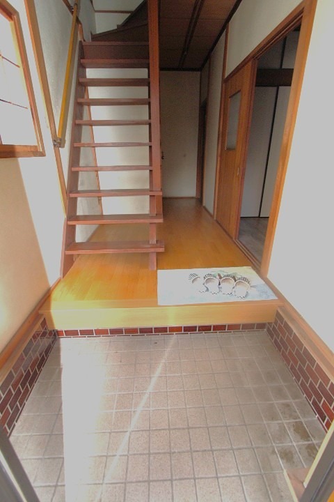 枚方市中宮東之町　貸家 玄関