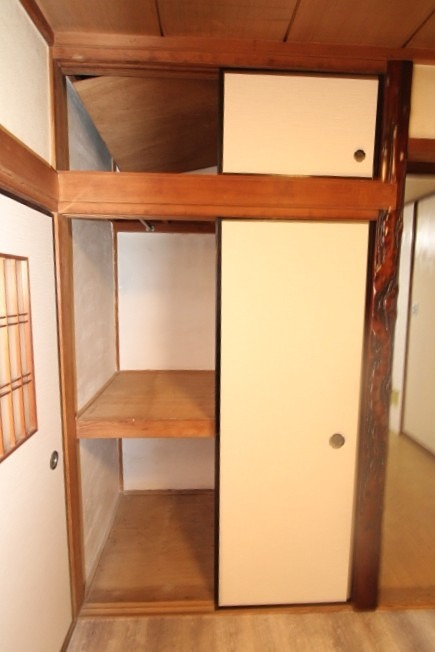 枚方市中宮東之町　貸家 収納