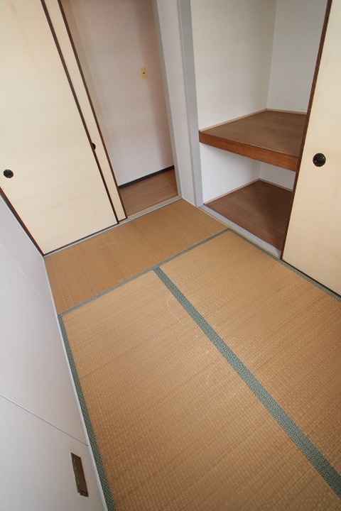 枚方ハイツ　３号棟 ベッドルーム
