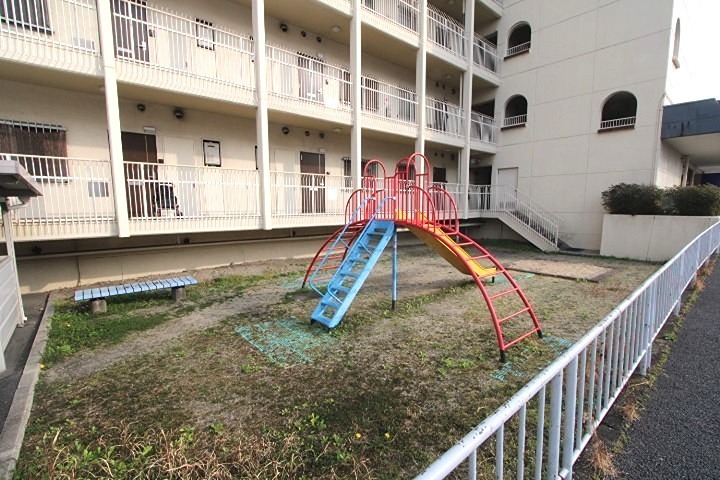 コーポ牧野 駐車場