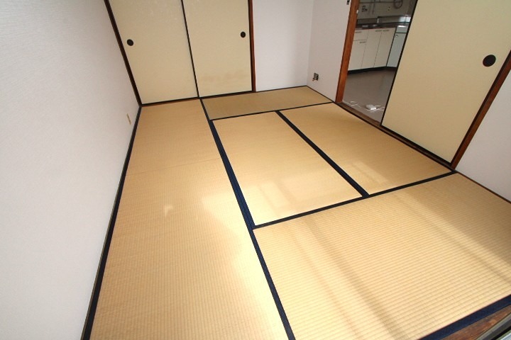 枚方ハイツ　３号棟 庭