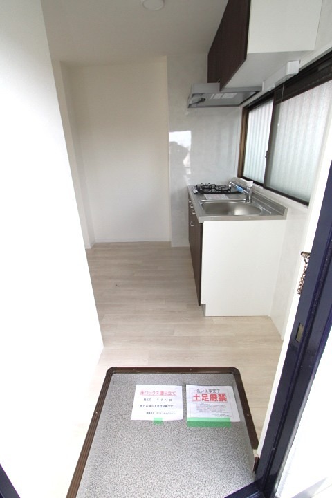シャンテー招提 玄関