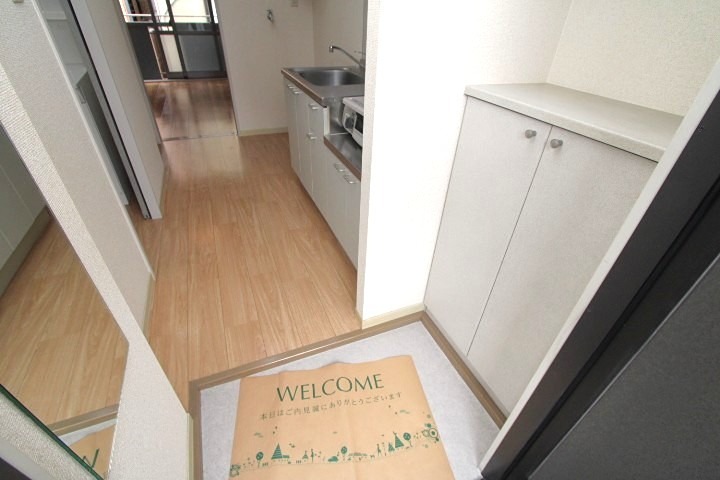 マハロハイツ 玄関