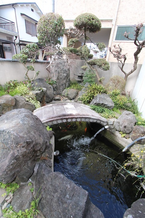 枚方市伊加賀本町15-1 庭
